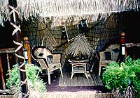 Example of Bensons Import Tropical Decor. Click for larger picture.